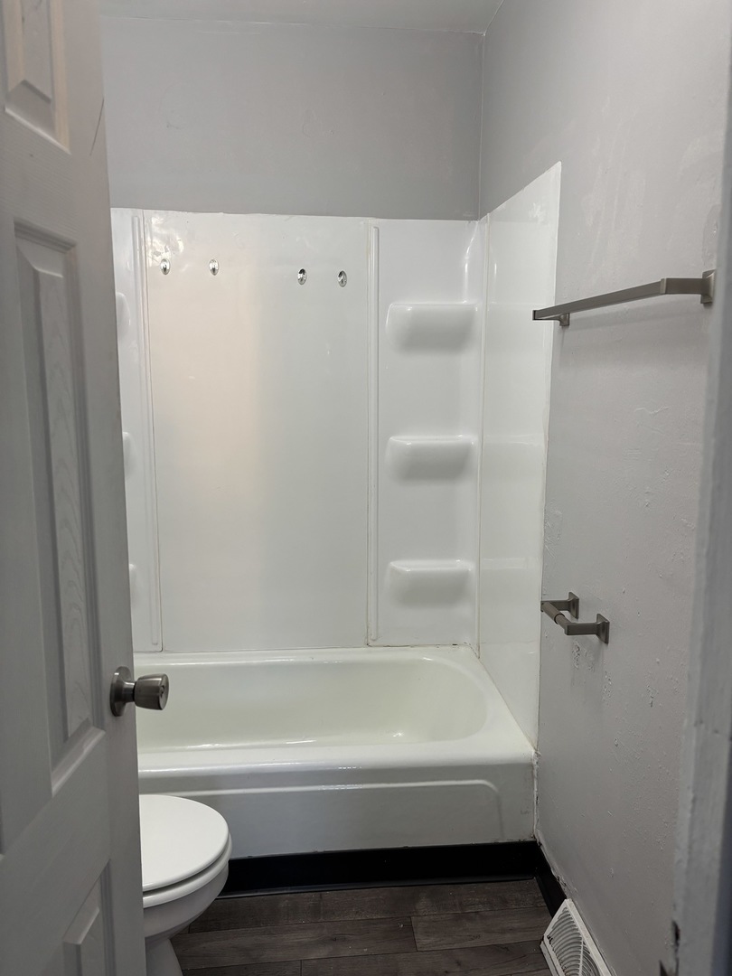 2809 Telegraph Road Property Photo 8