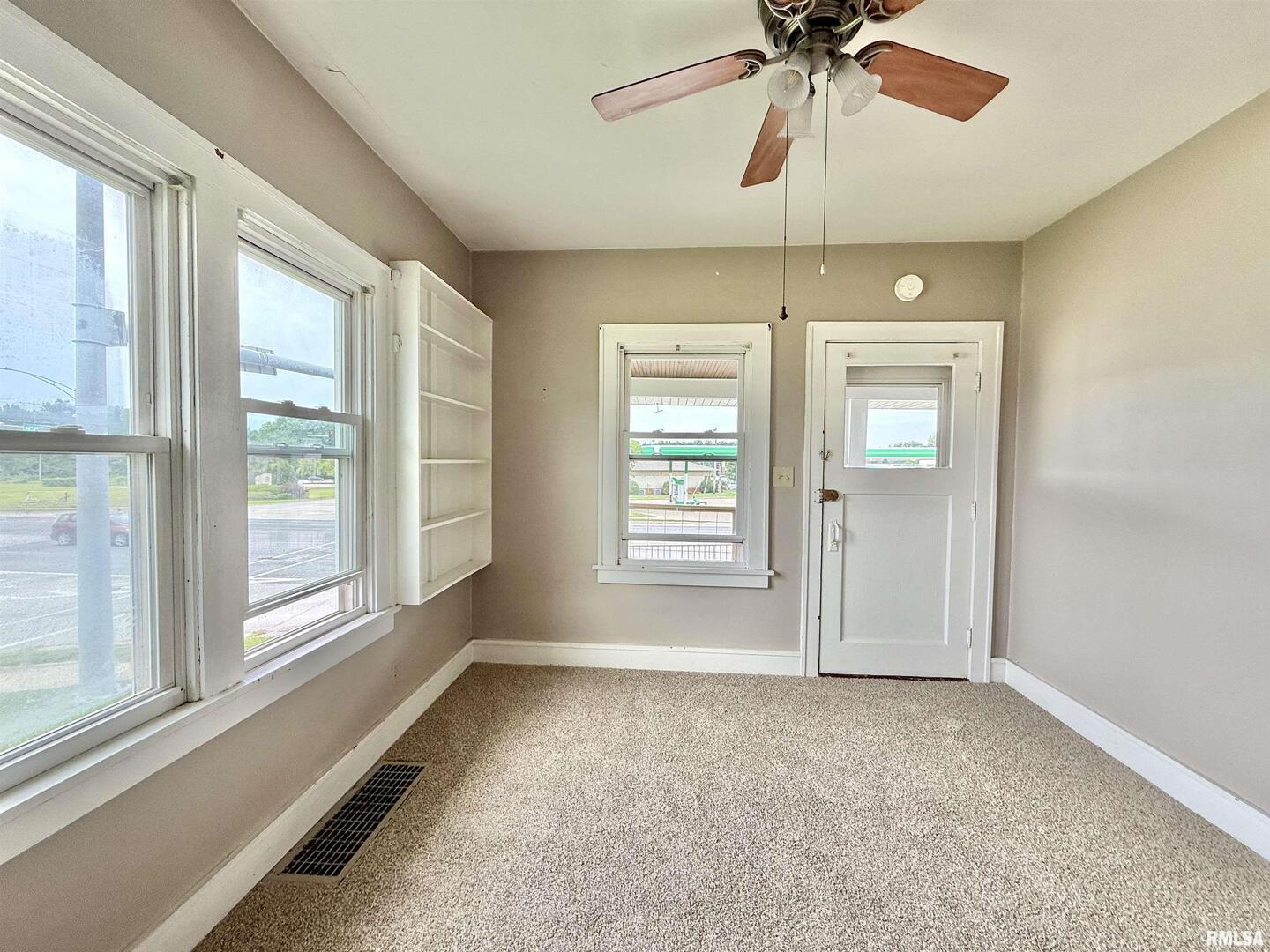 4529 11th Street Property Photo 2