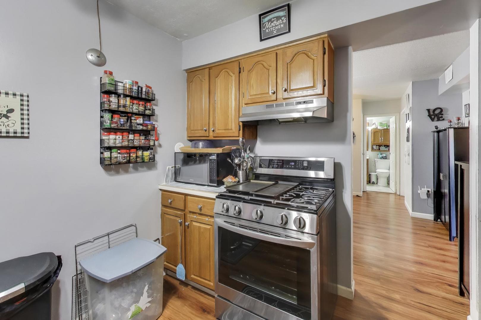 841 N York Street 109 Property Photo 6