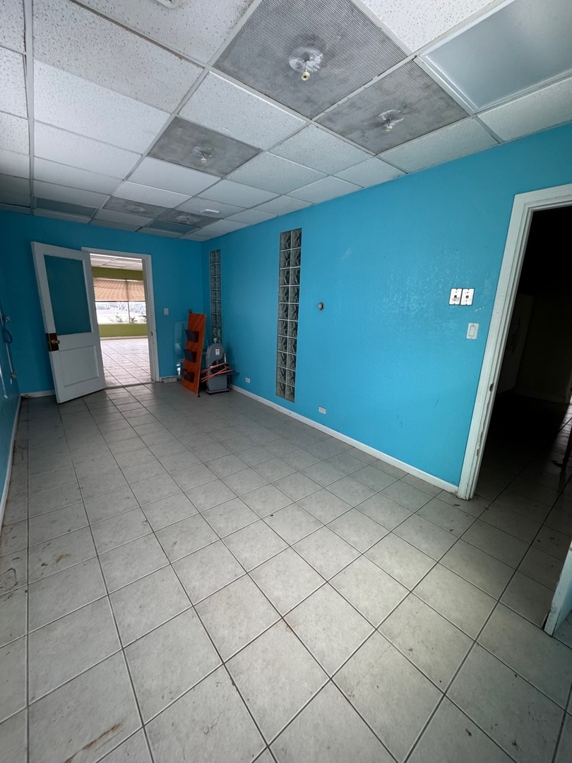 1717 Howard Street Property Photo 10