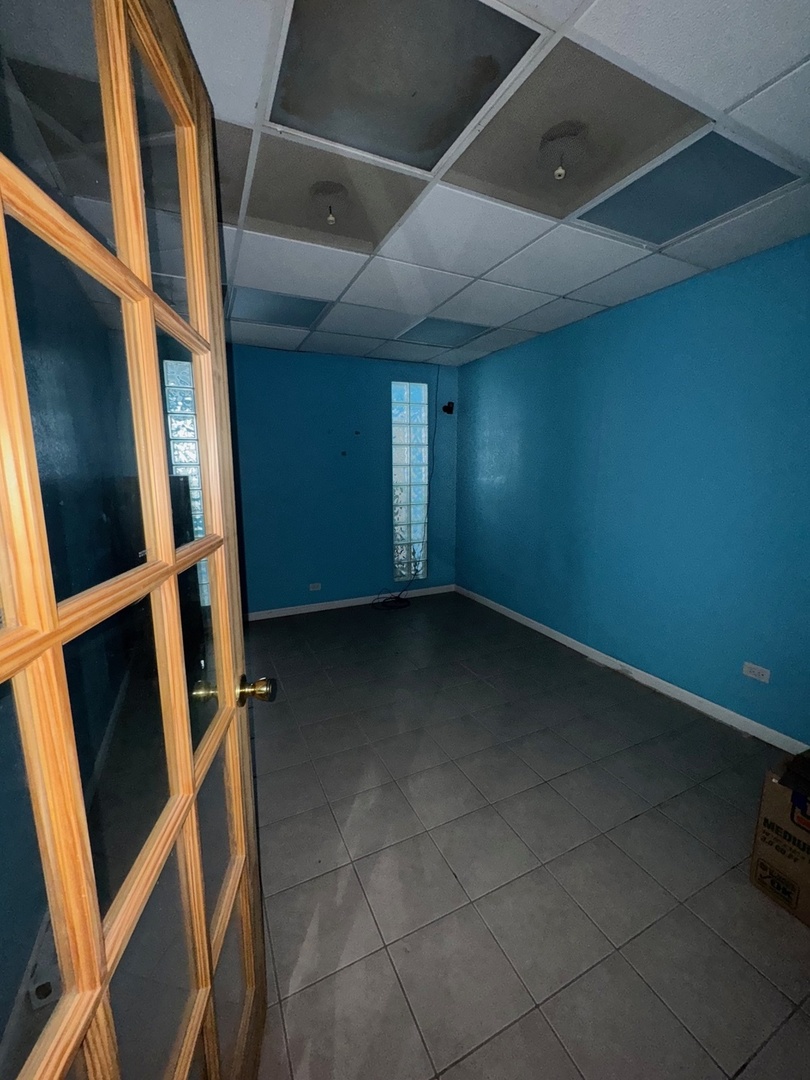 1717 Howard Street Property Photo 11