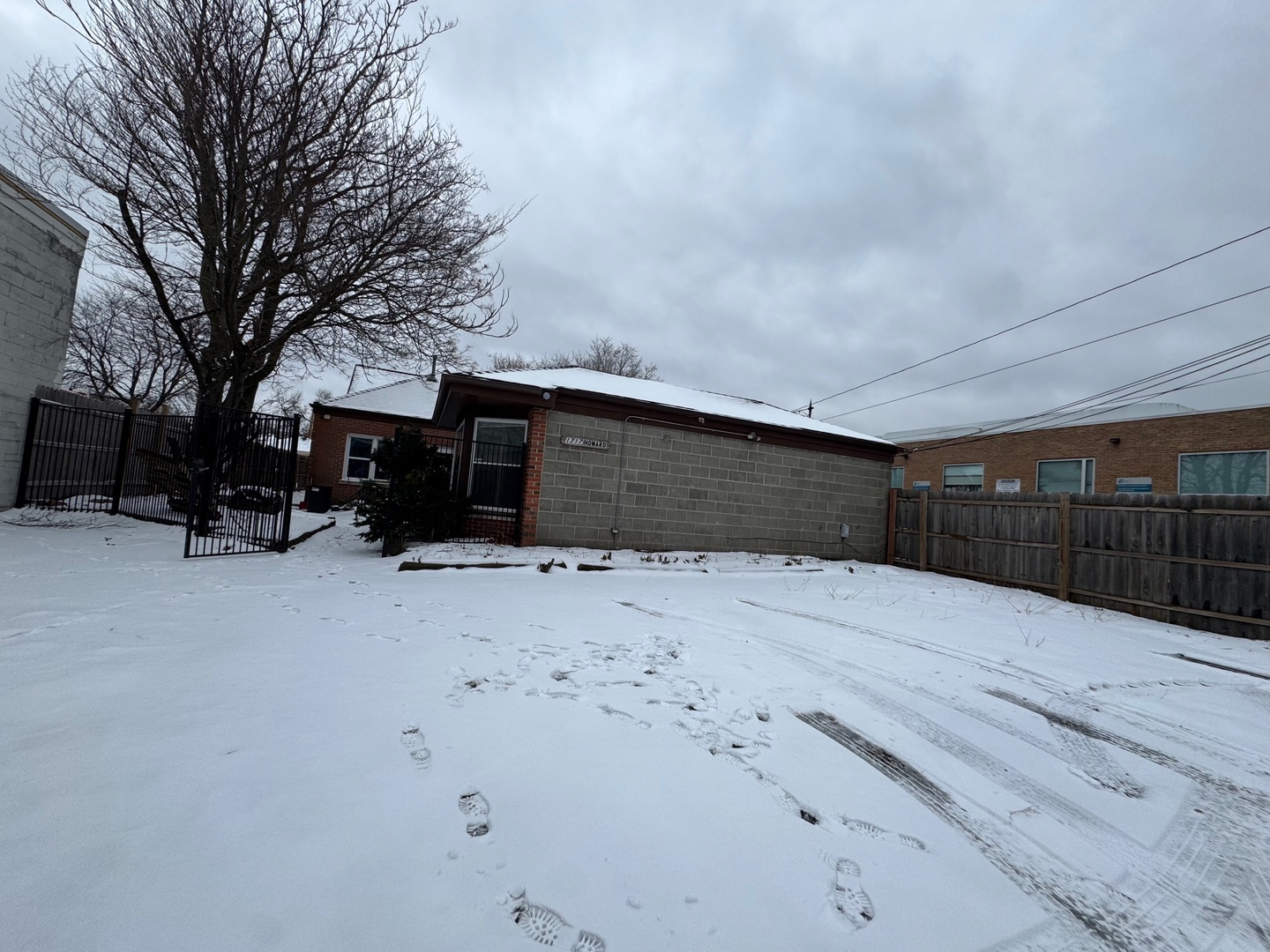 1717 Howard Street Property Photo 22