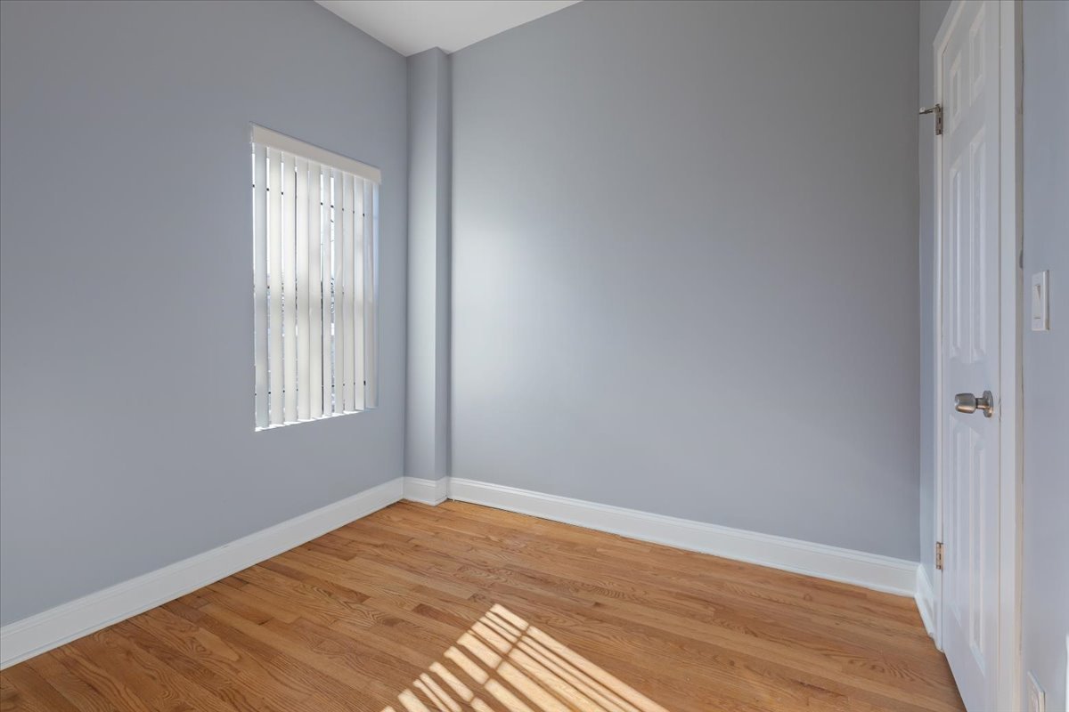 4211 W Gladys Avenue Property Photo 11