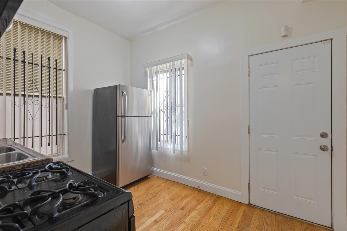 4211 W Gladys Avenue Property Photo 13