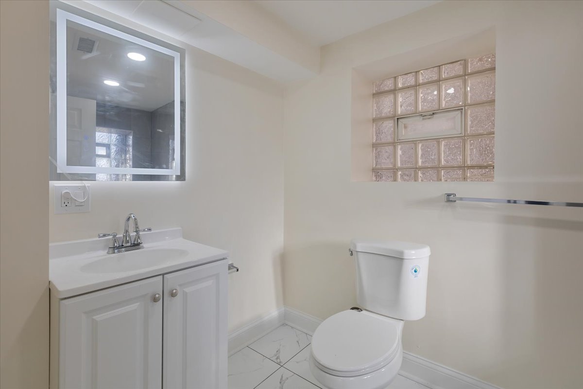 4211 W Gladys Avenue Property Photo 40