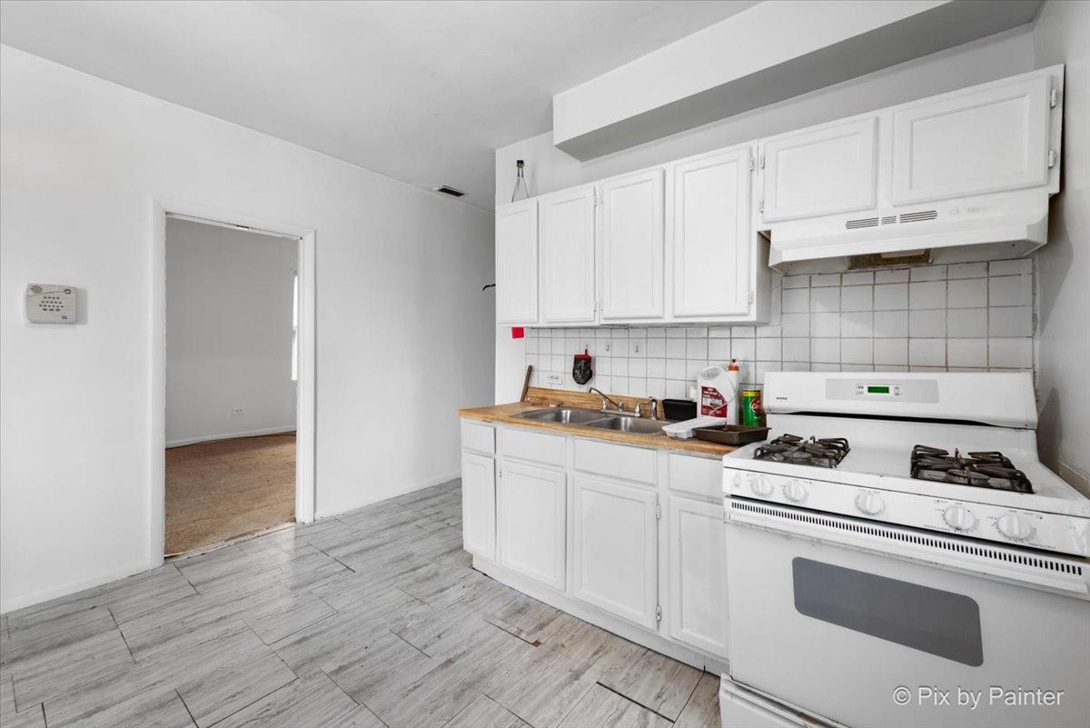 7030 S Artesian Avenue Property Photo 17