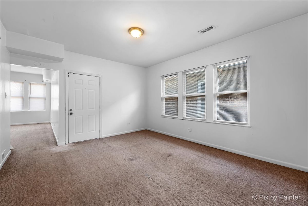 7030 S Artesian Avenue Property Photo 20