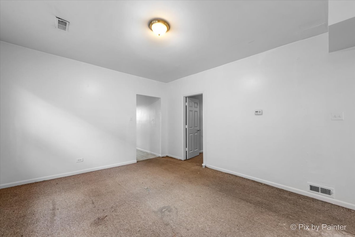 7030 S Artesian Avenue Property Photo 21
