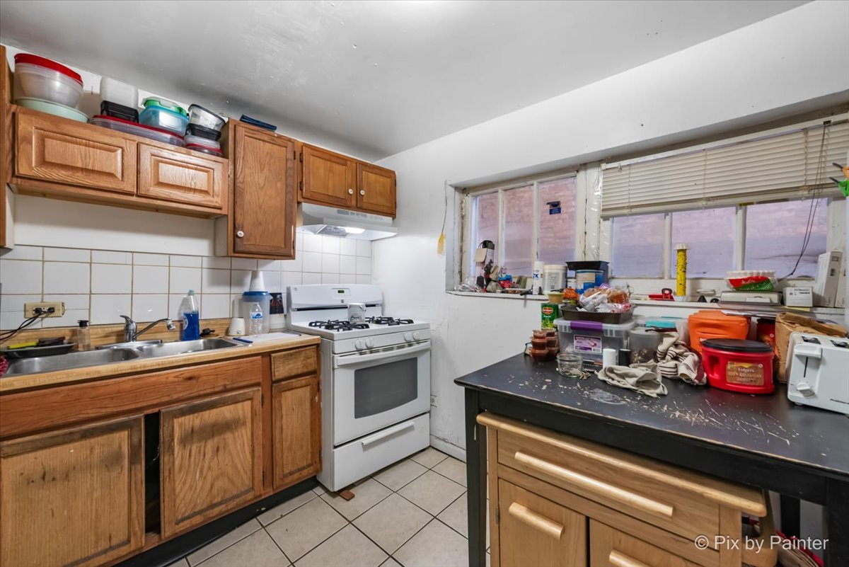 7030 S Artesian Avenue Property Photo 24