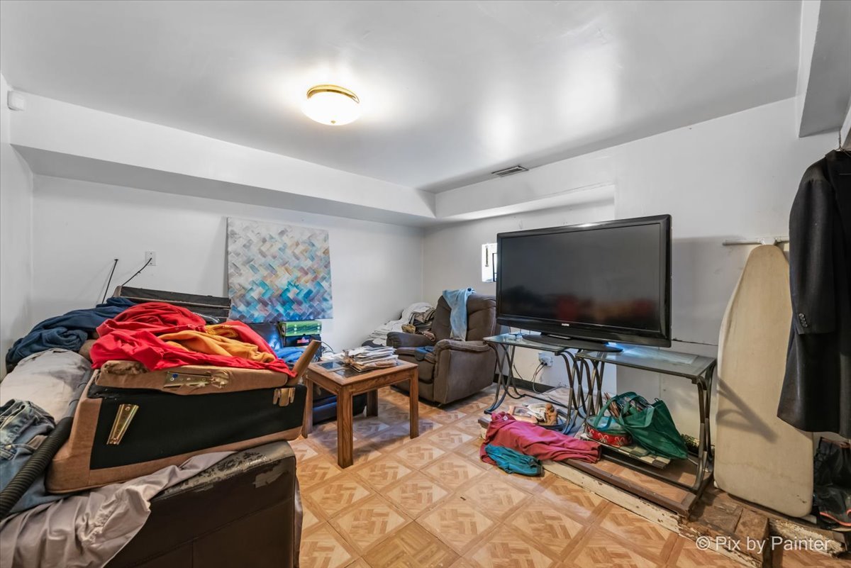 7030 S Artesian Avenue Property Photo 30