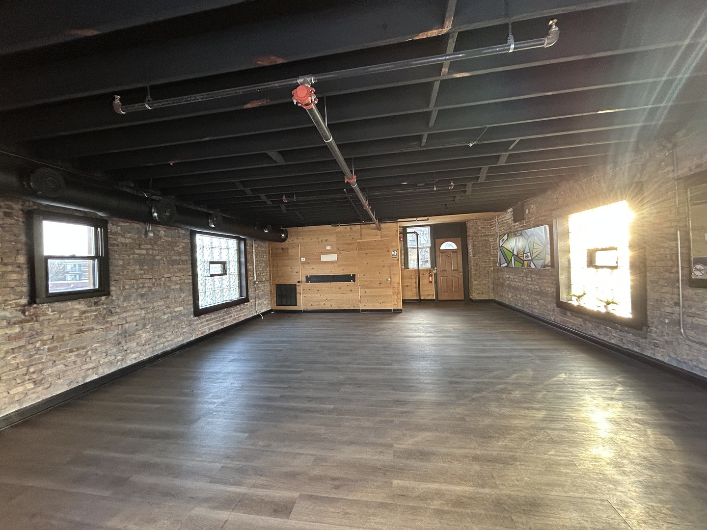 187 N York Street Property Photo 3