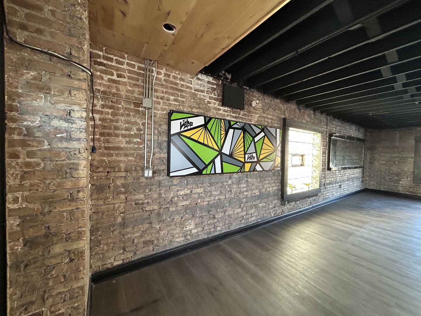 187 N York Street Property Photo 4