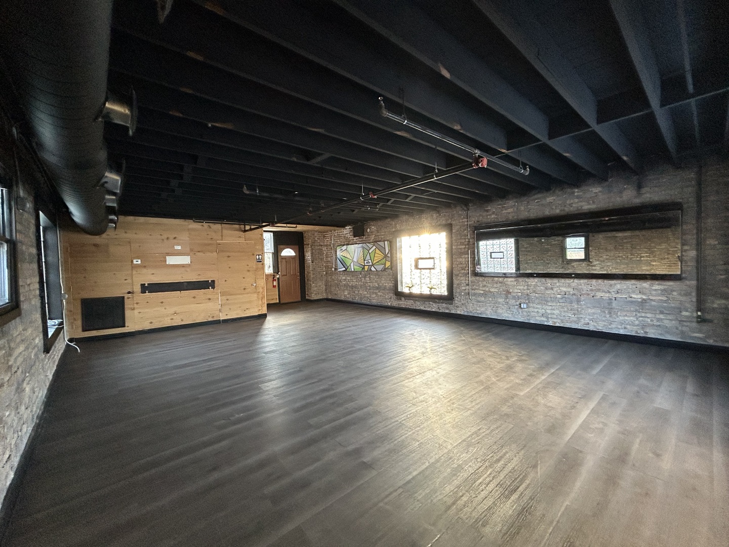 187 N York Street Property Photo 7