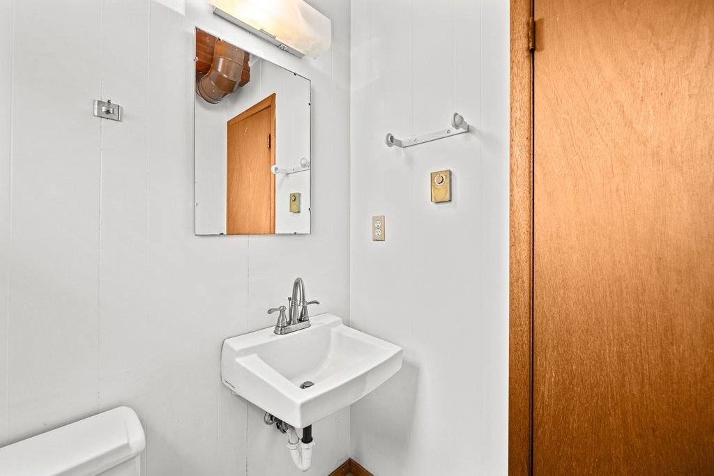 102 Townsedge Road 201 Property Photo 9