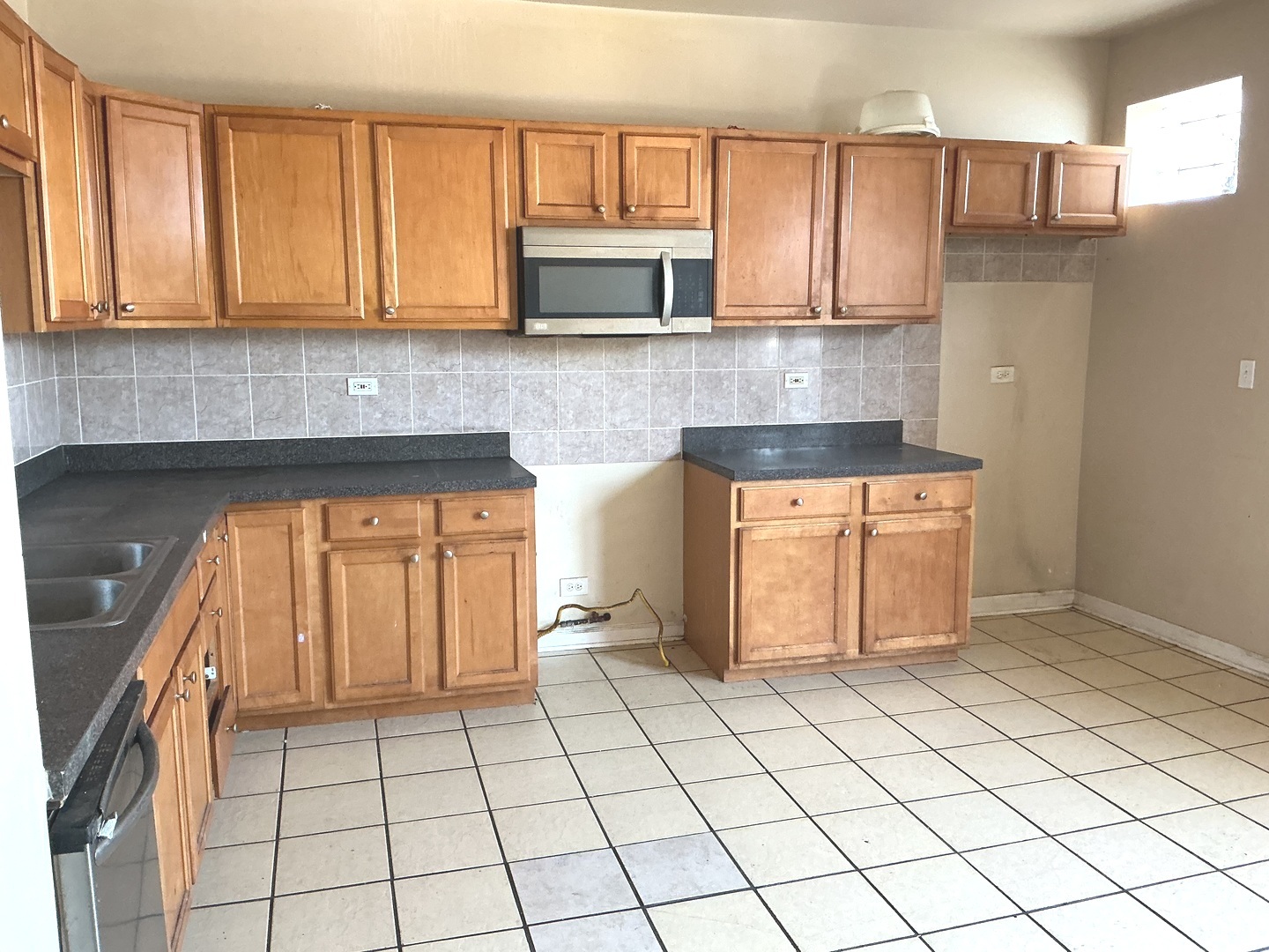 6741-43 S Eberhart Avenue Property Photo 9