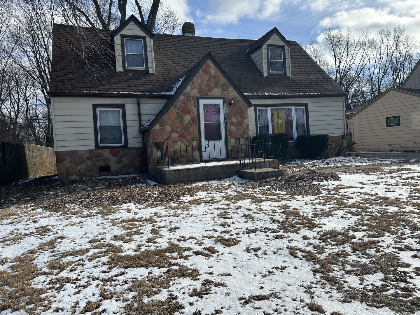 15531 Millard Avenue Property Photo 1