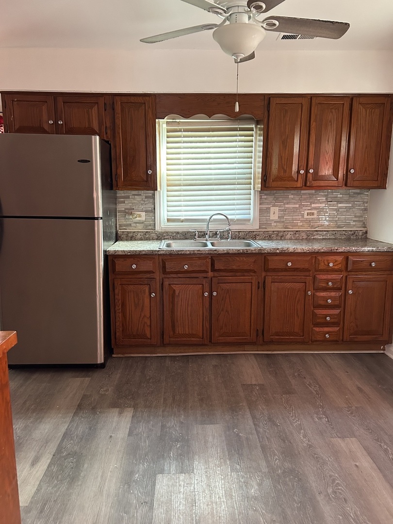 15531 Millard Avenue Property Photo 2