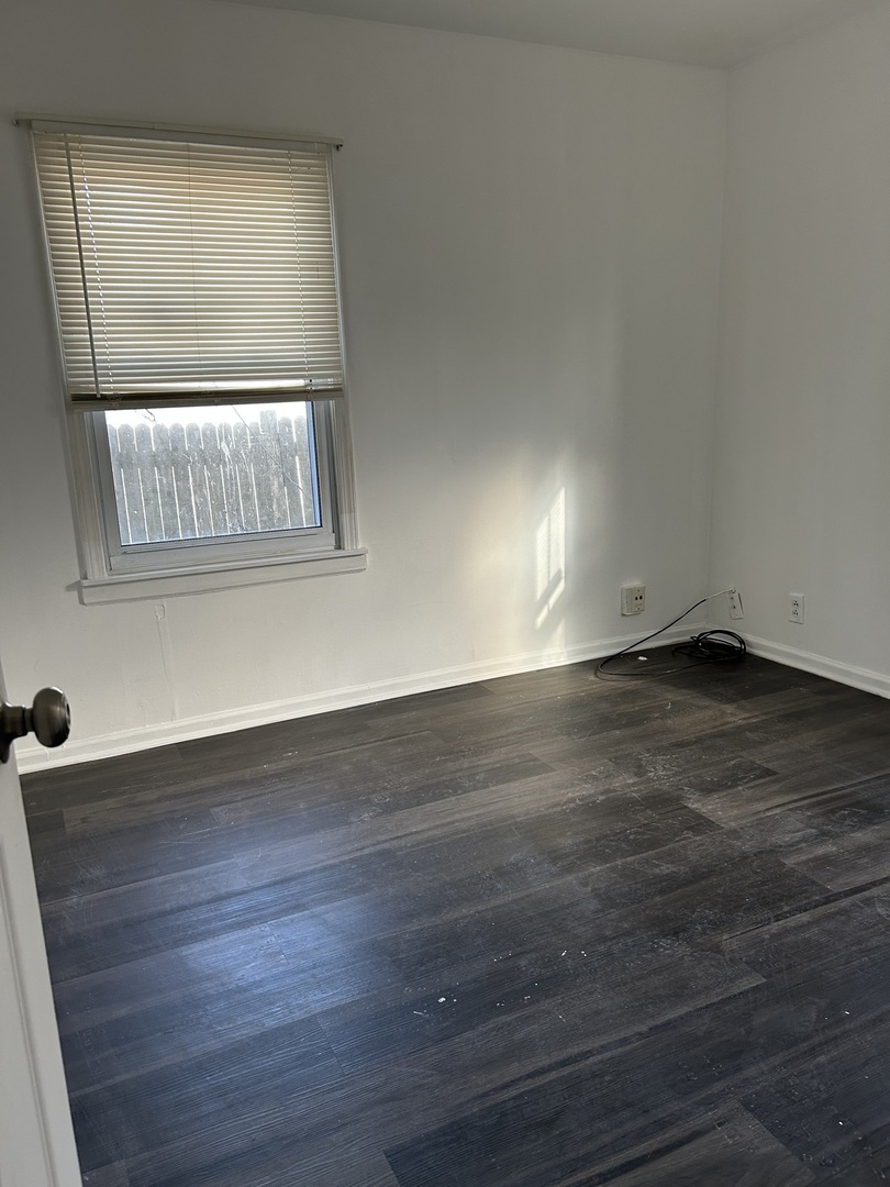 15531 Millard Avenue Property Photo 6