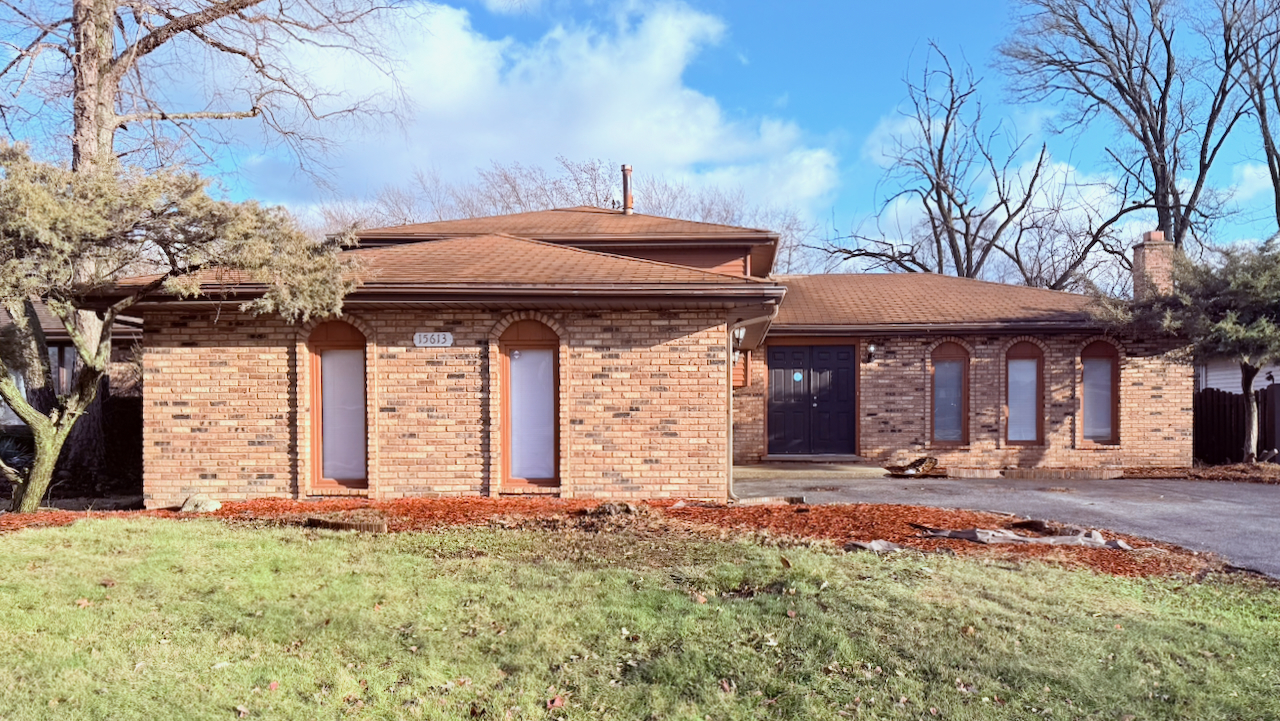 15613 Calumet Drive Property Photo