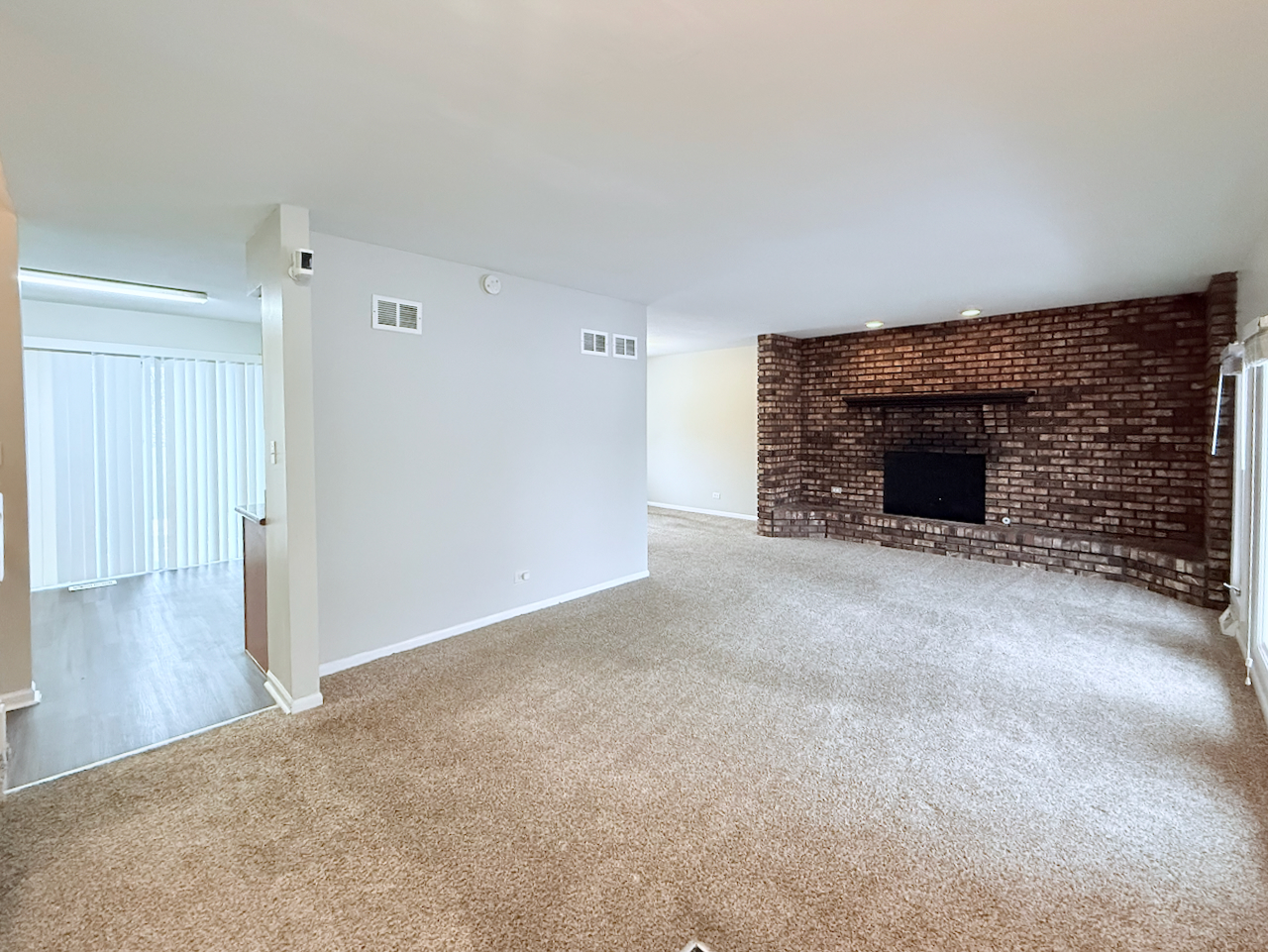 15613 Calumet Drive Property Photo 3