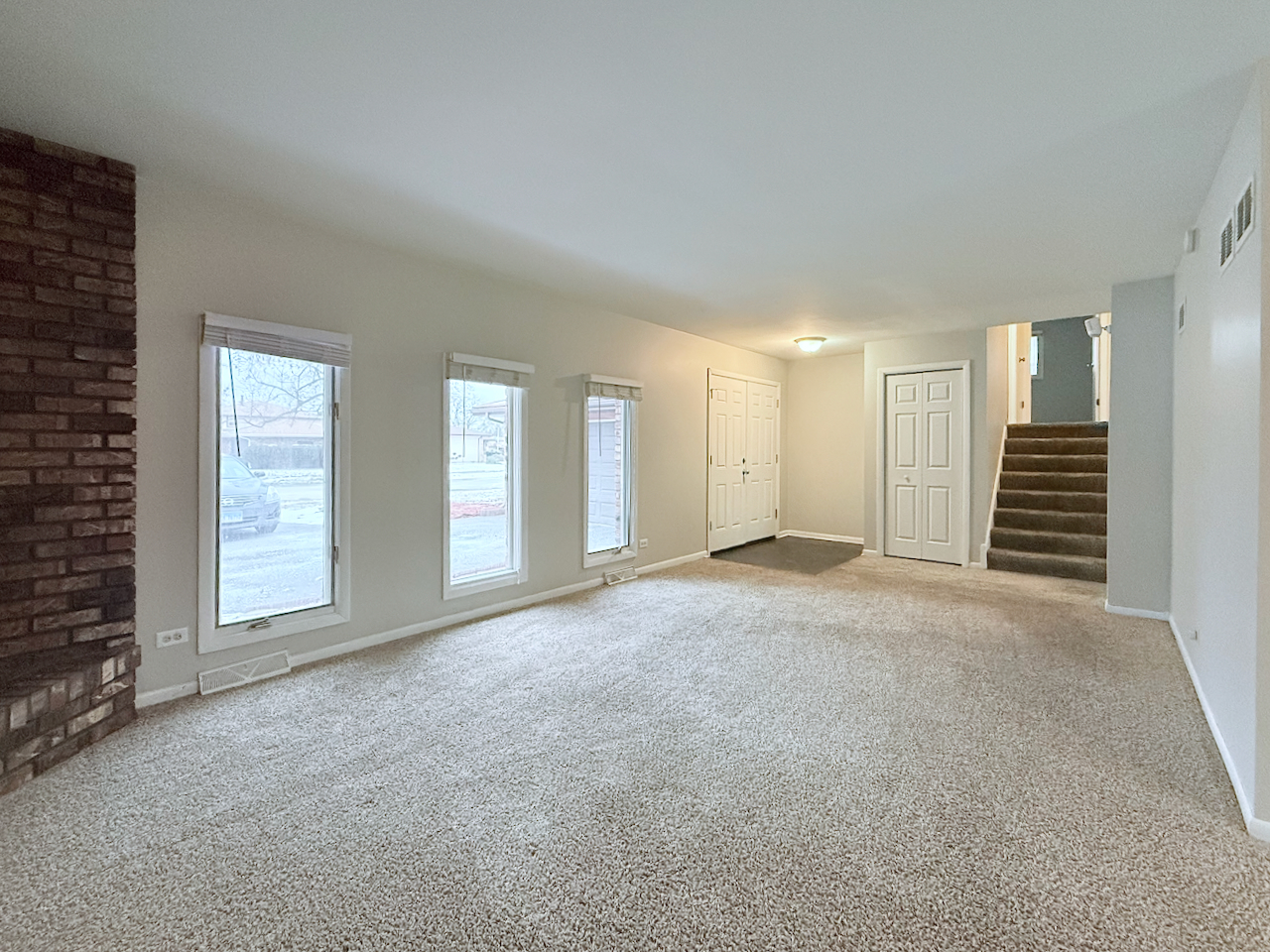 15613 Calumet Drive Property Photo 4