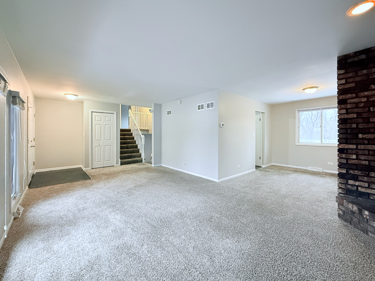 15613 Calumet Drive Property Photo 6