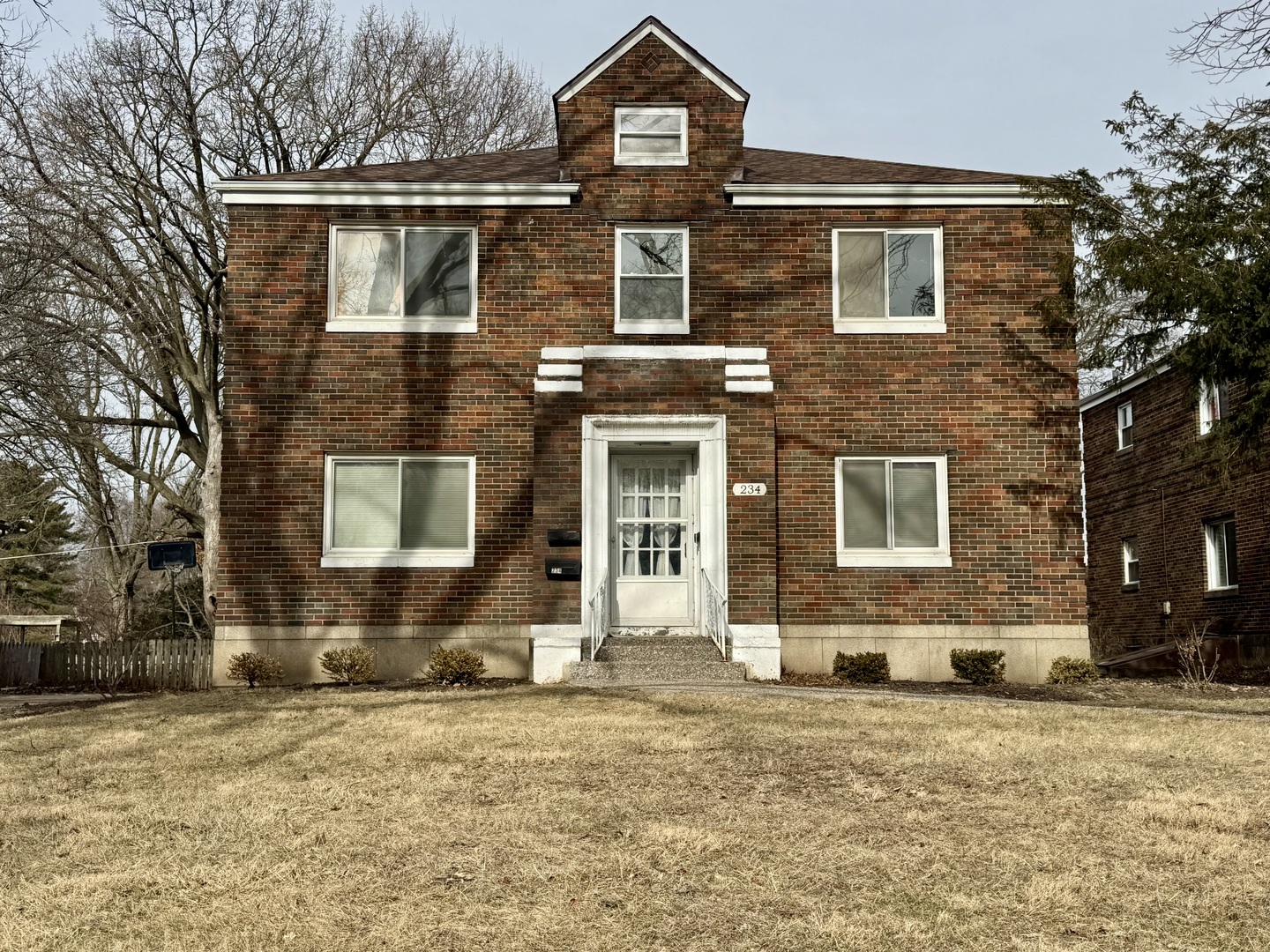 234 E Plesant Street Property Photo 1