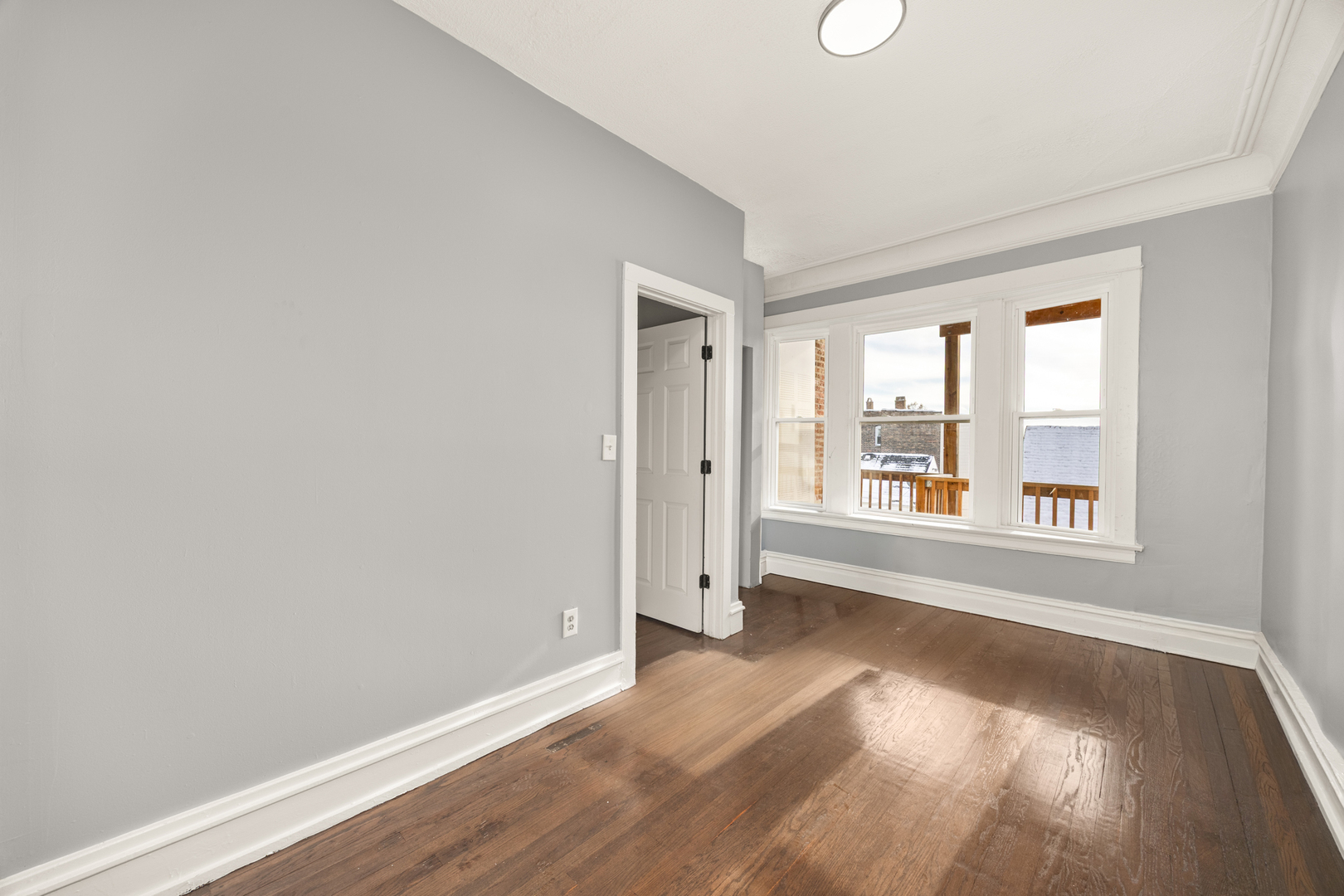 1843 W 54th Street Property Photo 15