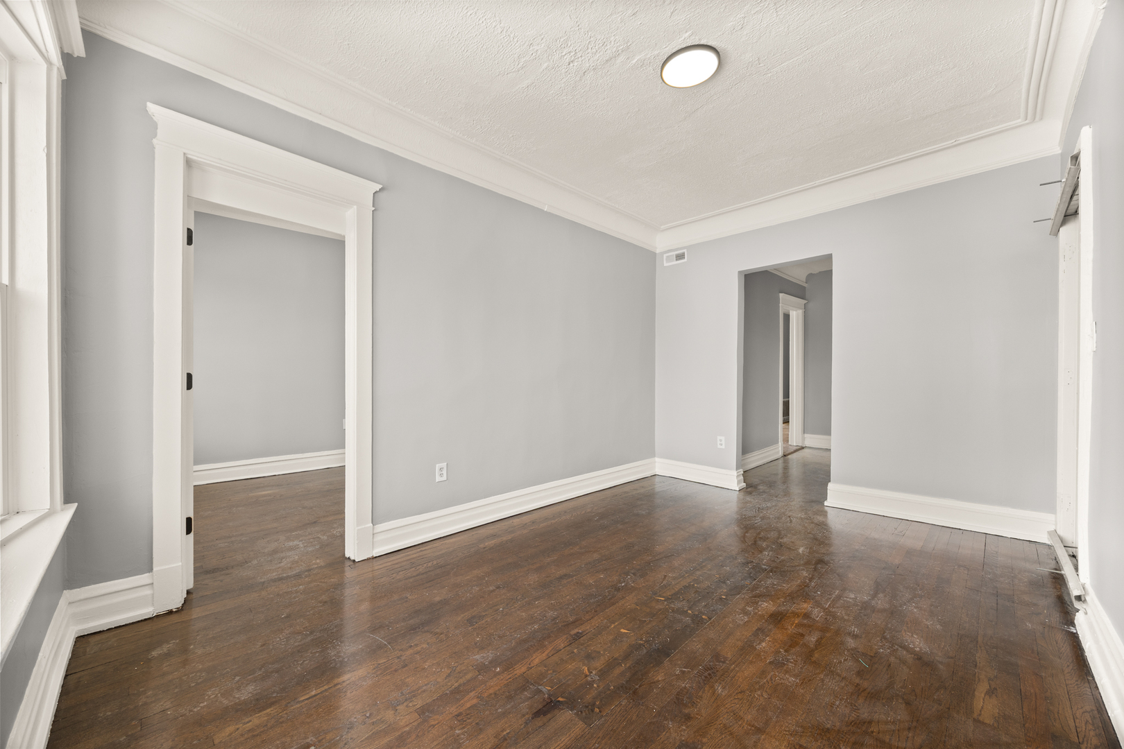 1843 W 54th Street Property Photo 16