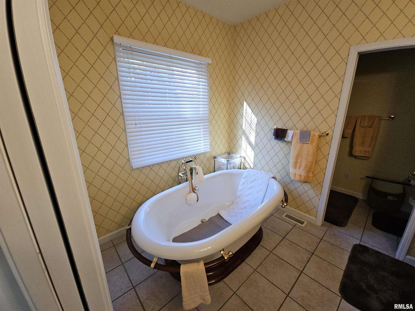3525 Oxford Avenue Property Photo 6
