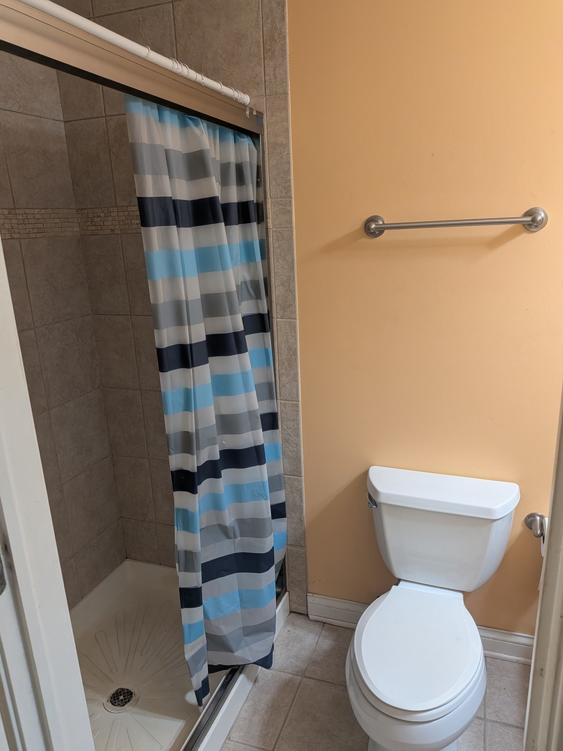 435 E 42nd Street 1 Property Photo 10