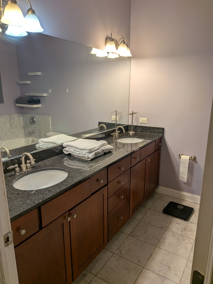 435 E 42nd Street 1 Property Photo 14