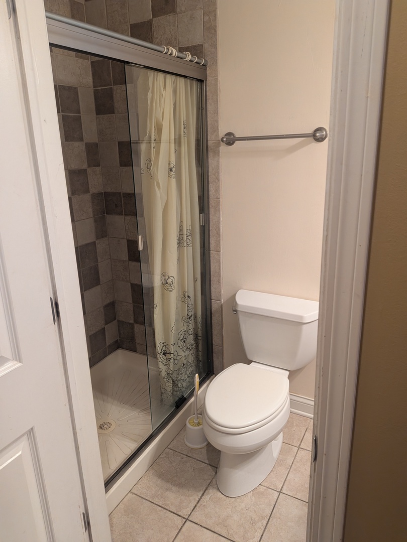 435 E 42nd Street 1 Property Photo 21