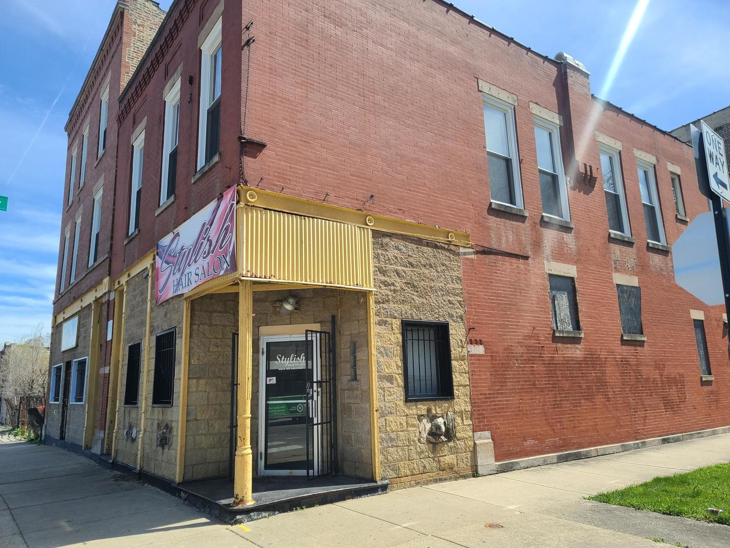 935 E 75th Street Property Photo 2