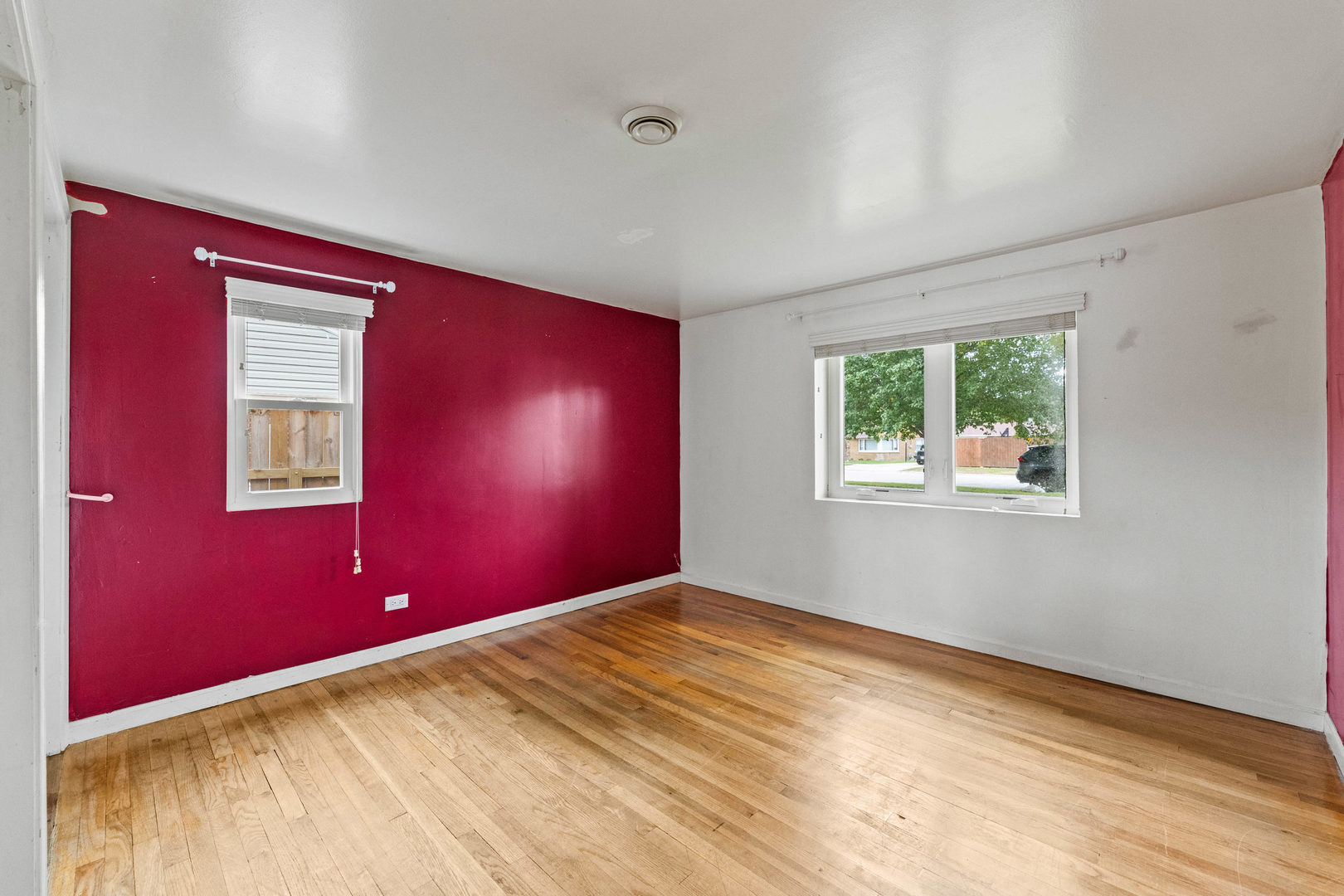 9909 Elm Circle Drive Property Photo 6