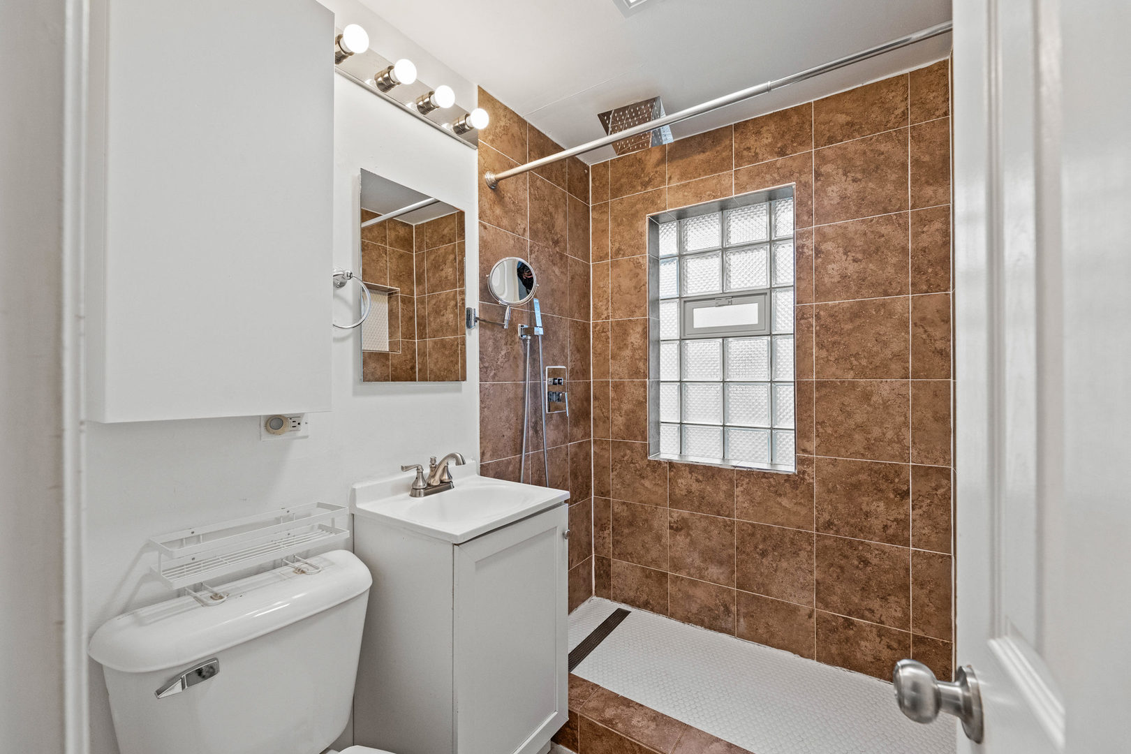 9909 Elm Circle Drive Property Photo 7