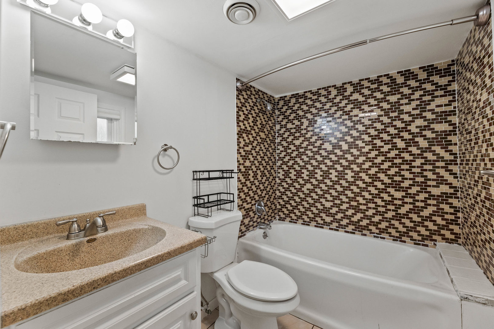 9909 Elm Circle Drive Property Photo 10