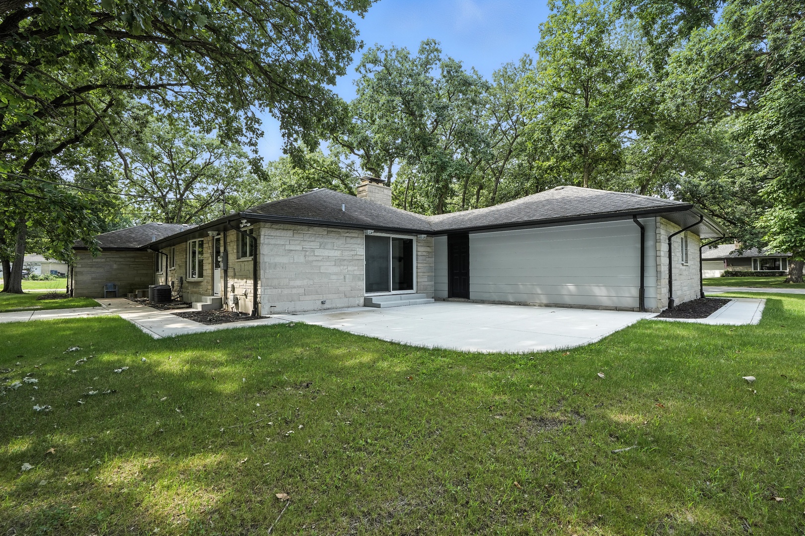 2711 Edgewood Drive Property Photo 18