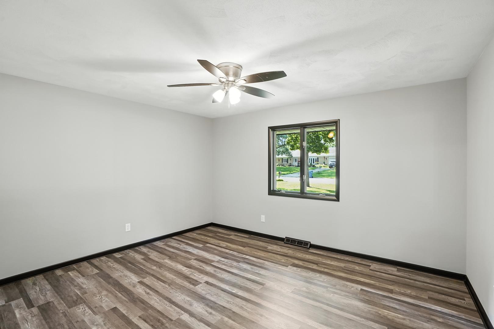 2711 Edgewood Drive Property Photo 32