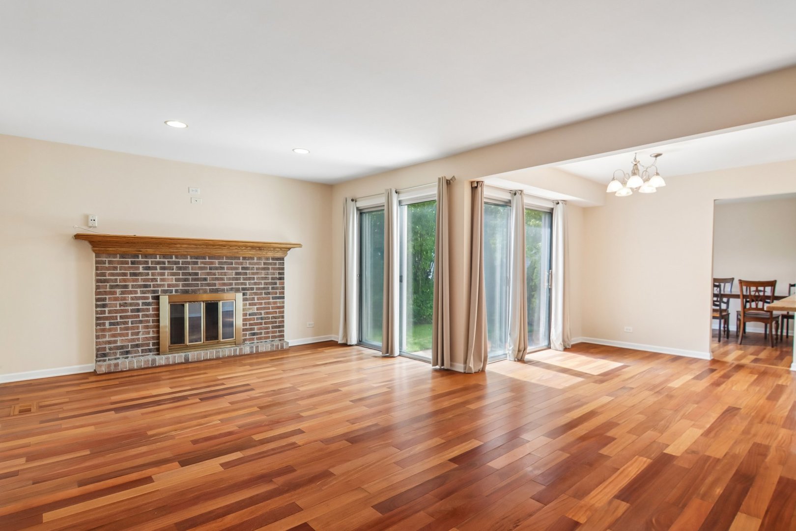682 Claridge Circle Property Photo 6
