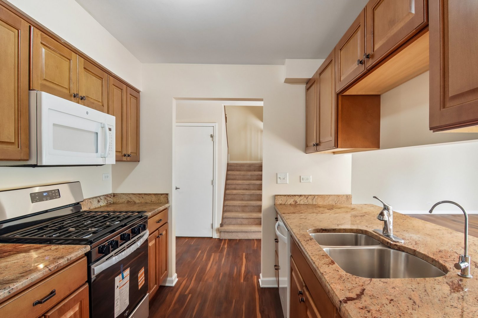 682 Claridge Circle Property Photo 12