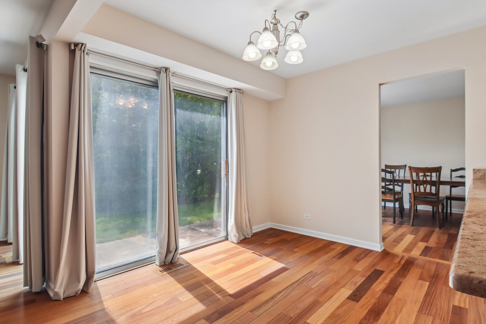 682 Claridge Circle Property Photo 15
