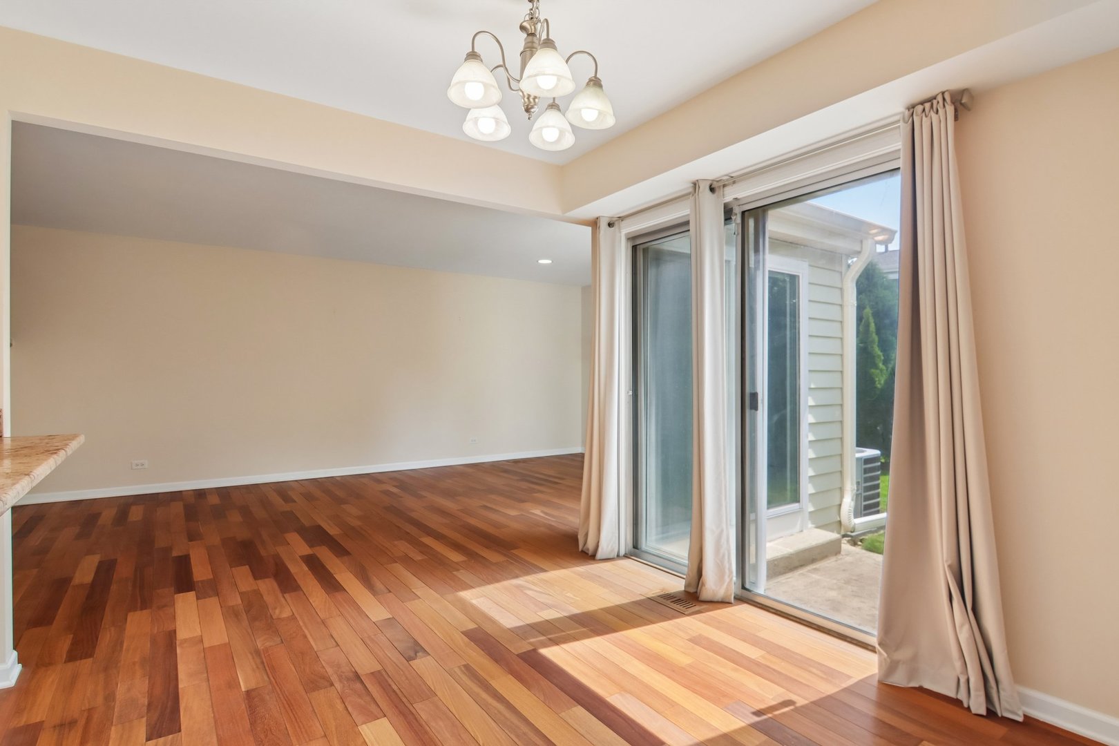 682 Claridge Circle Property Photo 17