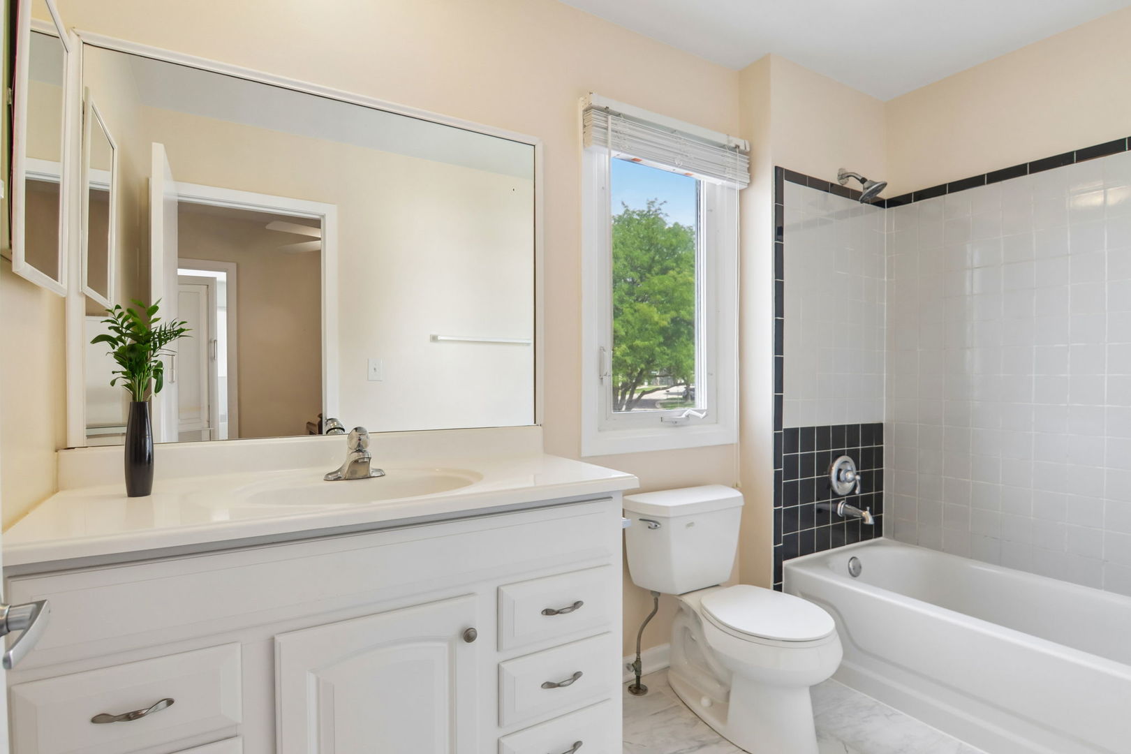 682 Claridge Circle Property Photo 22