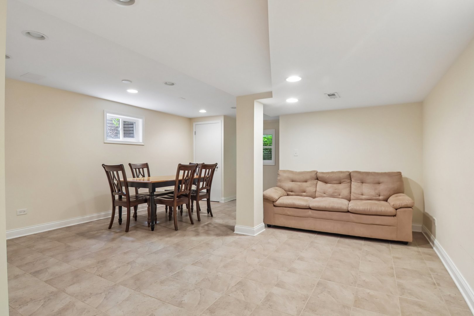 682 Claridge Circle Property Photo 37