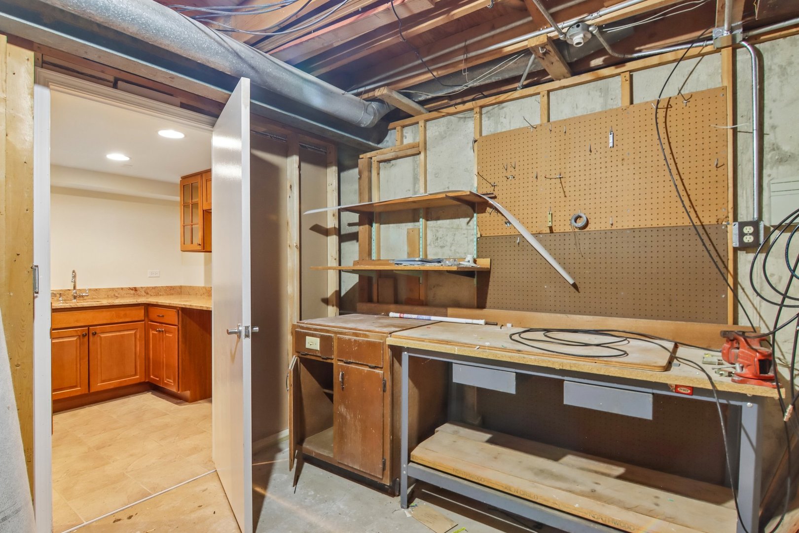 682 Claridge Circle Property Photo 38