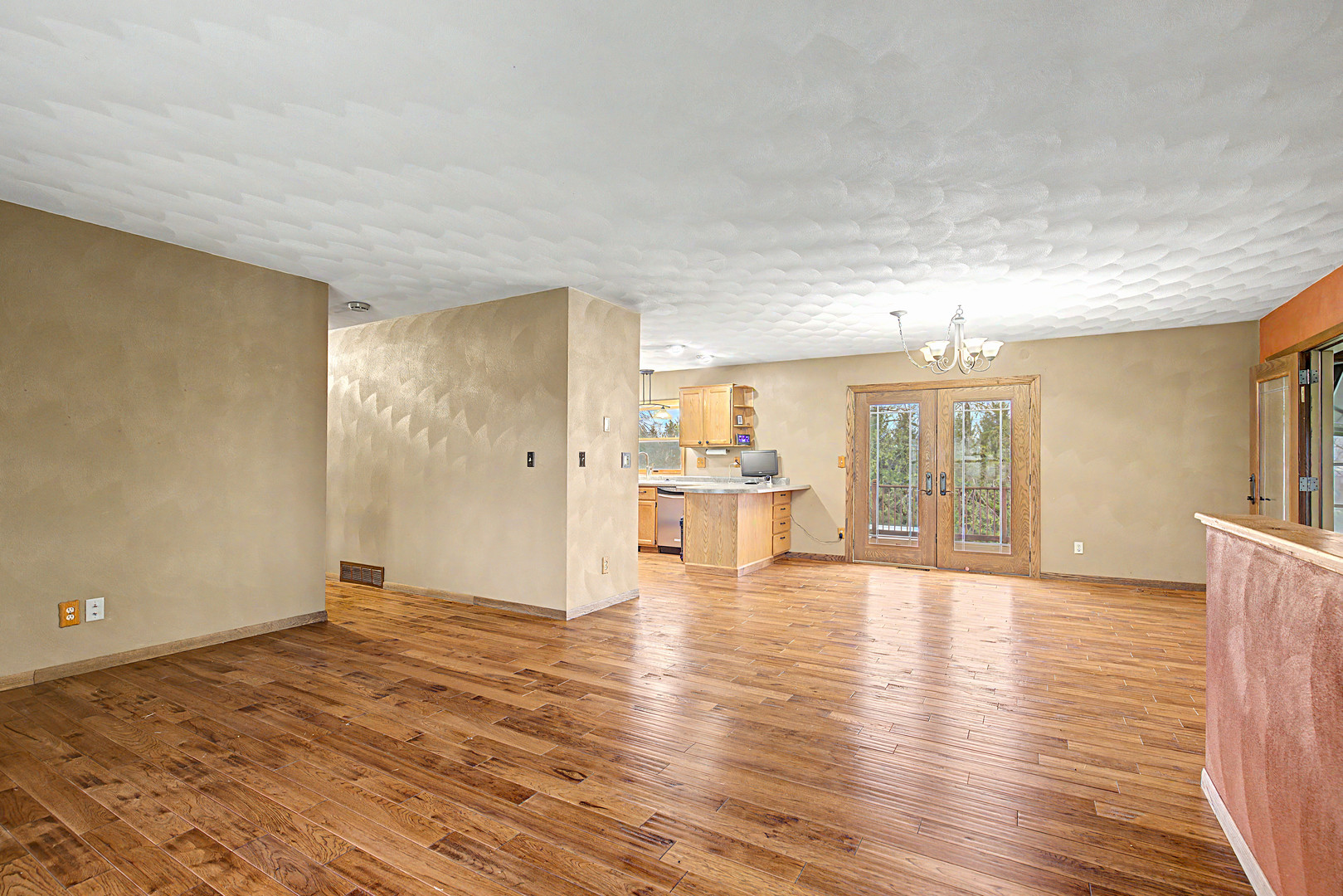 551 S Mapes Drive Property Photo 11