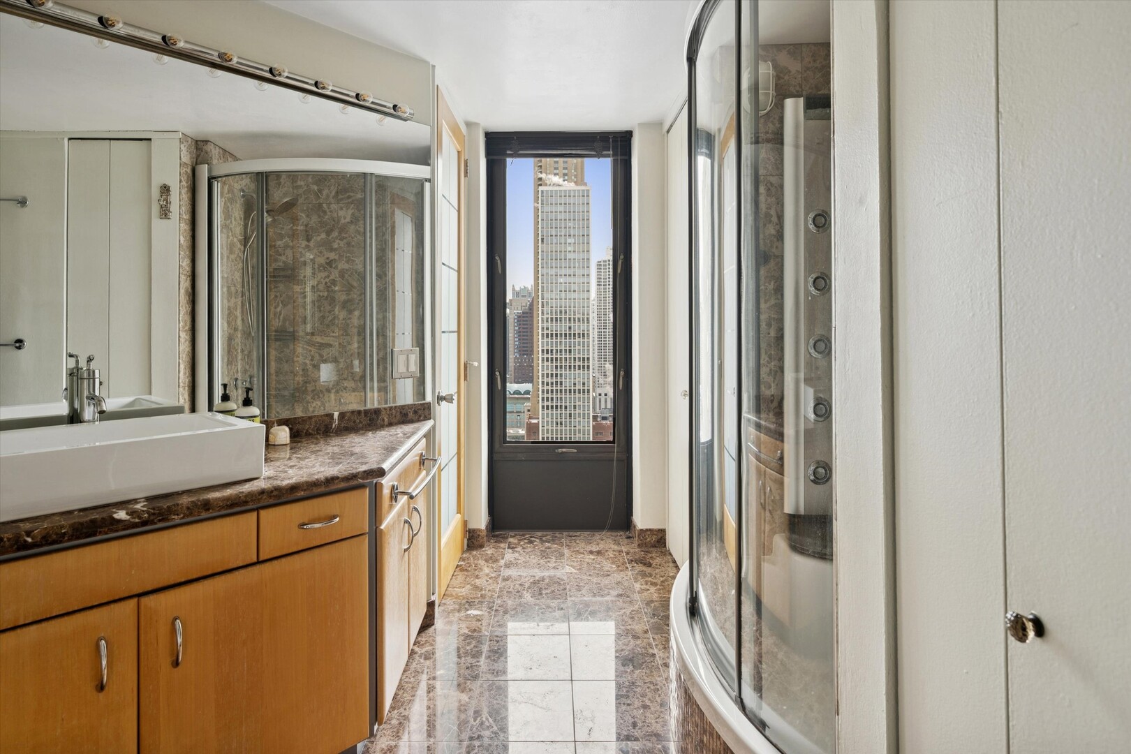 100 E Walton Street 41de Property Photo 20