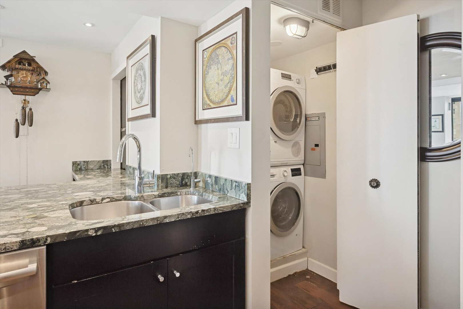 100 E Walton Street 41de Property Photo 26
