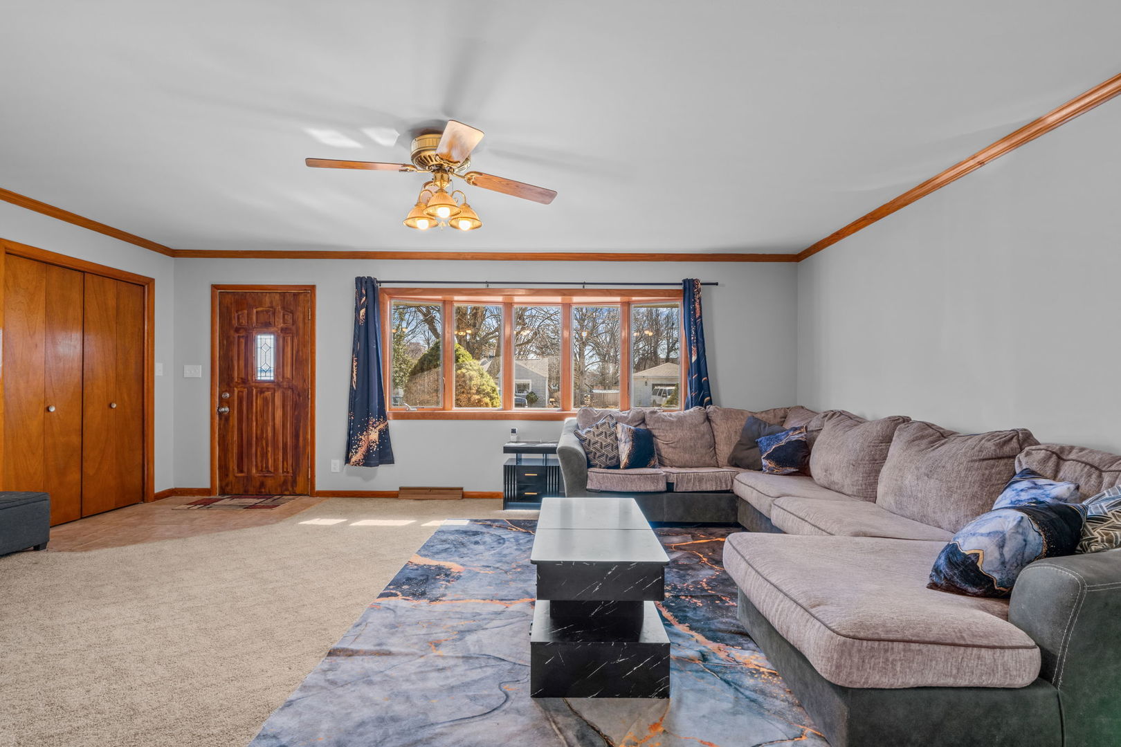 29 W Oak Street Property Photo 4